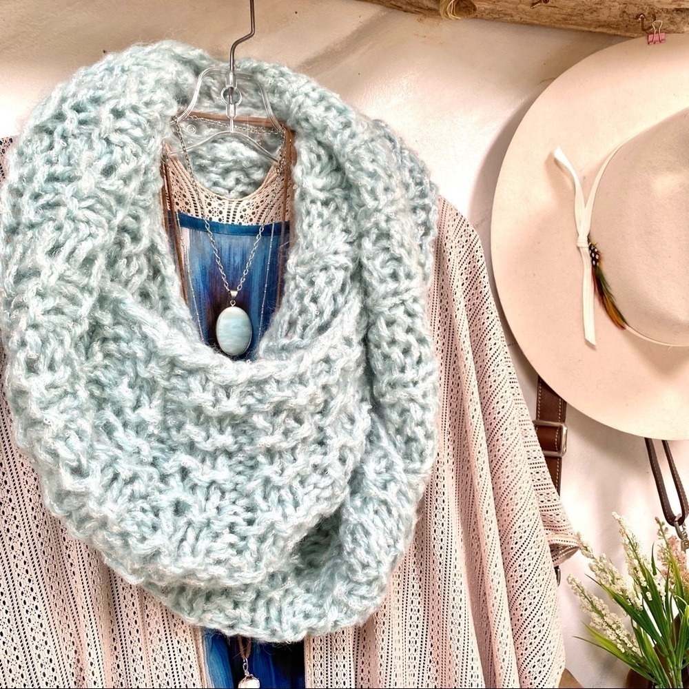 Artisan Sweet & cozy handcrafted long BOHO infinity scarf / wrap🍃✨